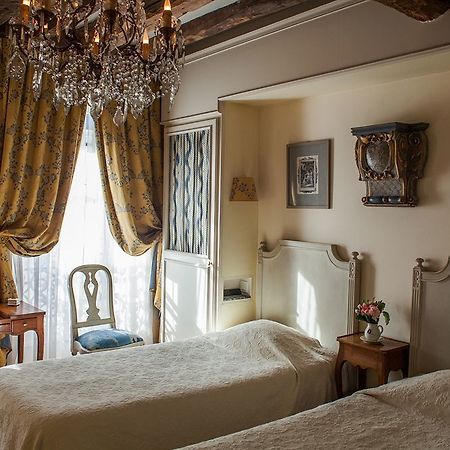 Hotel Caron De Beaumarchais Париж Екстериор снимка